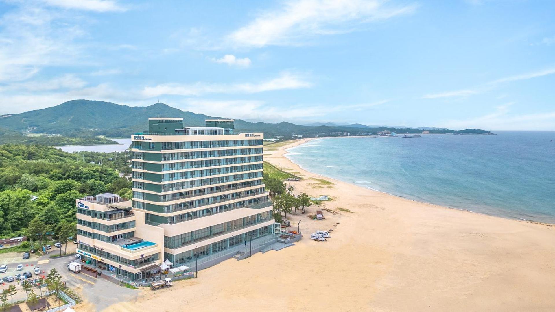 Goseong Moneblue Pension Екстериор снимка